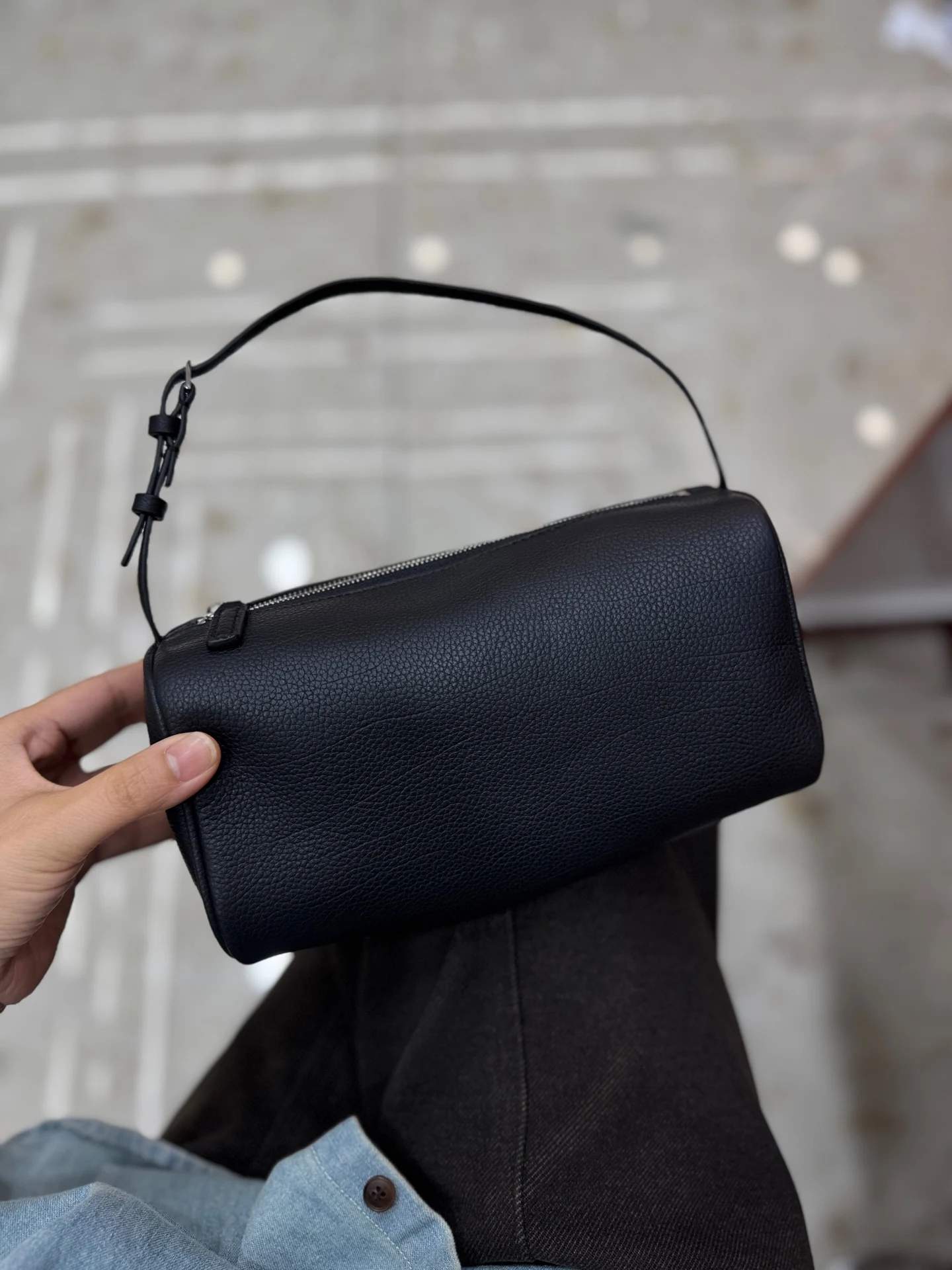 Leather Shoulder Bag Women's Crossbody Single Strap Casual Simple Style Handbag Zipper Closure Pure Color Fashion Bag
Leather Shoulder Bag Women's Crossbody Single Strap Casual Simple Style Handbag Zipper Closure Pure Color Fashion Bag