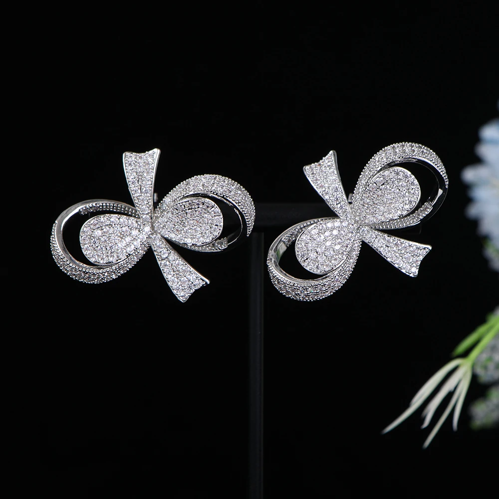 Luxury Fashion Stereo Hollow Bow-knot Stud Earrings For Women Earring Brilliant Cubic Zirconia Fashion Jewelry A0213
Luxury Fashion Stereo Hollow Bow-knot Stud Earrings For Women Earring Brilliant Cubic Zirconia Fashion Jewelry A0213