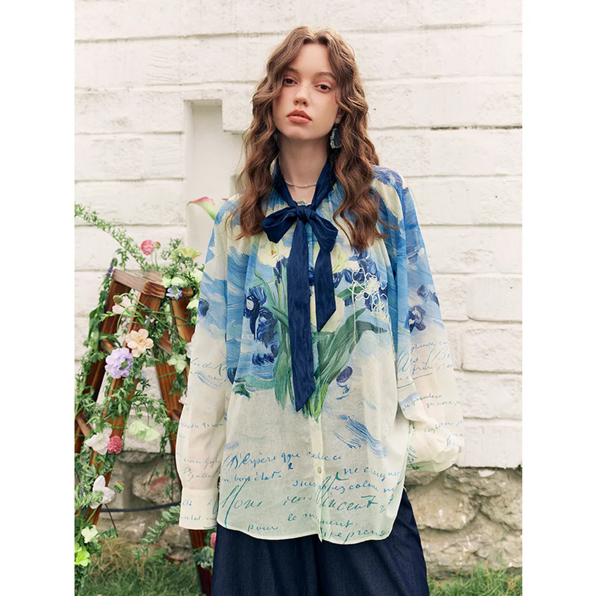 Van Gogh Literary Glaze Embroidered Chiffon Shirt Tie-Back Print
Van Gogh Literary Glaze Embroidered Chiffon Shirt Tie-Back Print