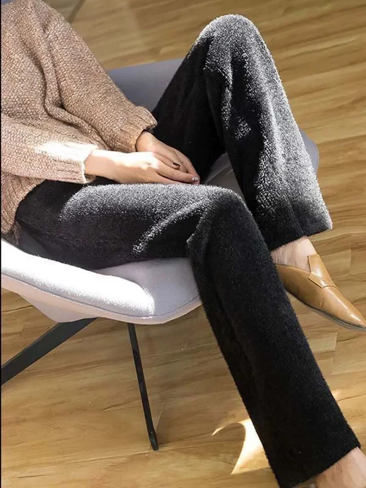 Warm Imitation Mink Knitted Pants Casual Womens Winter Thick Wide Leg Trousers Korean Fashion Plush Velvet Oversize Pantalon Z39
Warm Imitation Mink Knitted Pants Casual Womens Winter Thick Wide Leg Trousers Korean Fashion Plush Velvet Oversize Pantalon Z39