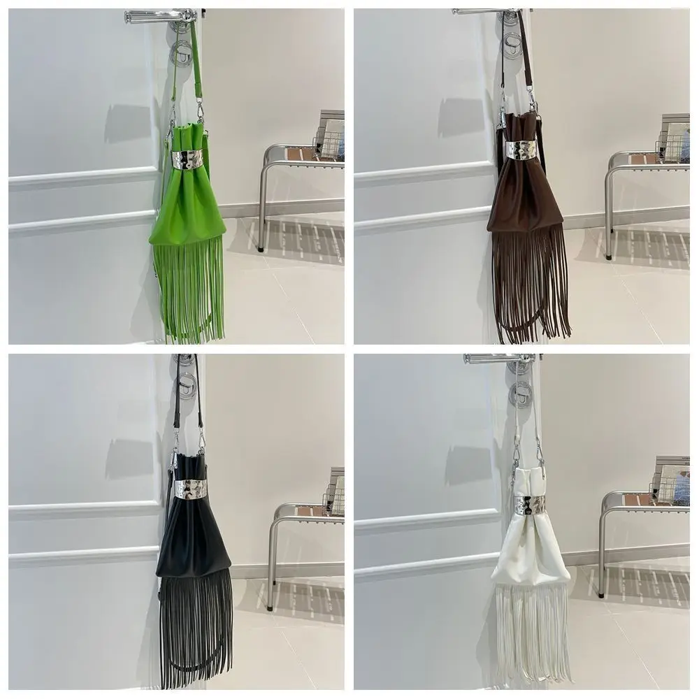 New Soft Tassel Shoulder Bag PU Leather Metallic Buckle Crossbody Bags Large Capacity Chic Handbag
New Soft Tassel Shoulder Bag PU Leather Metallic Buckle Crossbody Bags Large Capacity Chic Handbag