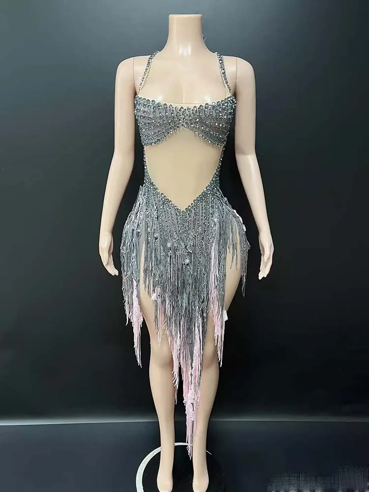 Высококачественное платье с бахромой из страз и асимметричным подолом, новинка 2026 года, модная женская одежда на заказ
Высококачественное платье с бахромой из страз и асимметричным подолом, новинка 2026 года, модная женская одежда на заказ