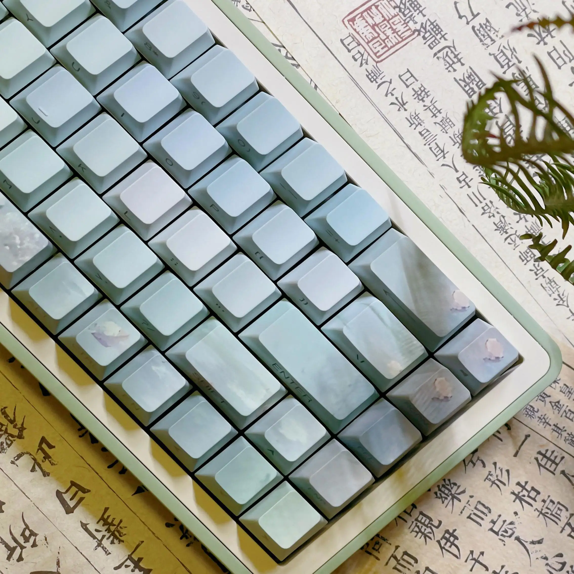 Fucui Liulian mechanical keyboard PBT keycap five-sided hot sublimation original side engraving light transmission
Fucui Liulian mechanical keyboard PBT keycap five-sided hot sublimation original side engraving light transmission