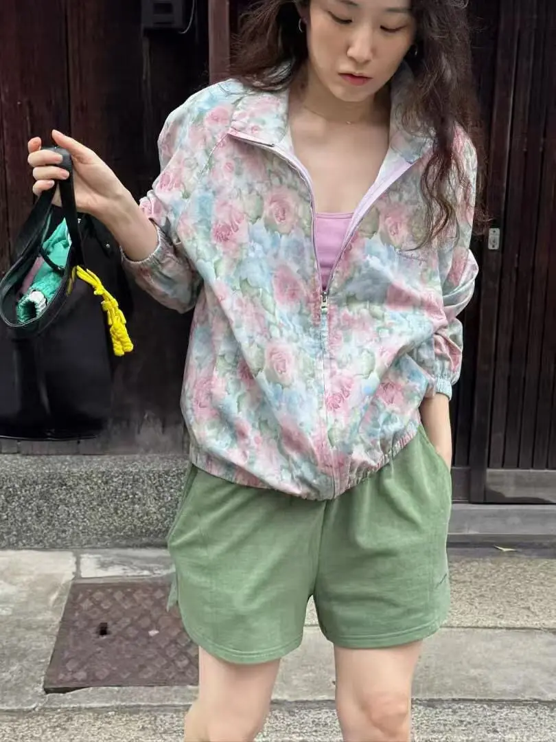 Sienne Summer 2026 Women's Casual Watercolor Flower Zipper Jacket Long Sleeve Collar Loose Fit Commute Style
Sienne Summer 2026 Women's Casual Watercolor Flower Zipper Jacket Long Sleeve Collar Loose Fit Commute Style