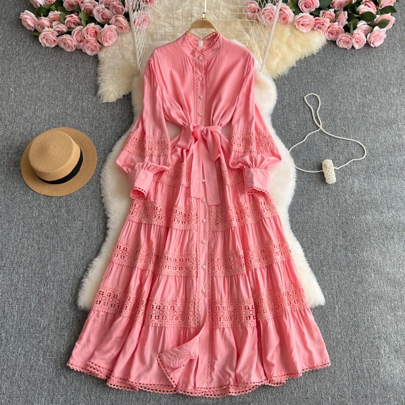 Retro Lace Stitching Embroidery Dress For Women Lantern Sleeves Tie Waist Single Breasted Big Swing Holiday Style Beach Dress
Retro Lace Stitching Embroidery Dress For Women Lantern Sleeves Tie Waist Single Breasted Big Swing Holiday Style Beach Dress