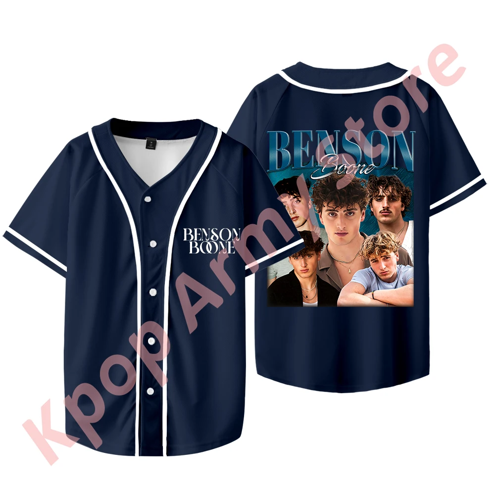 Benson Boone Merch женская и мужская бейсбольная куртка унисекс модная повседневная футболка с короткими рукавами уличная футболка подарок
Benson Boone Merch женская и мужская бейсбольная куртка унисекс модная повседневная футболка с короткими рукавами уличная футболка подарок