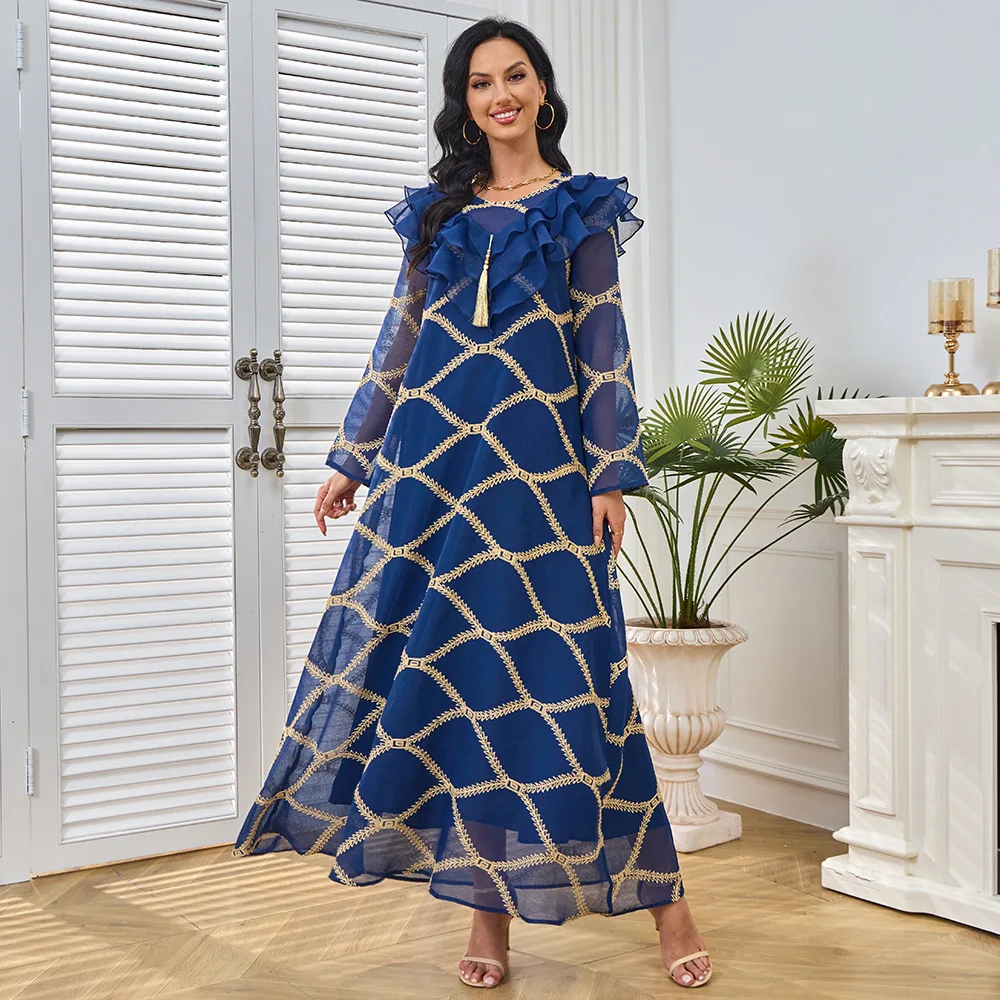 New-style Muslim Ethnic Clothing. Long-sleeved Dresses for Middle Eastern Women, Featuring Embroidery, Tassels and Pendants.
New-style Muslim Ethnic Clothing. Long-sleeved Dresses for Middle Eastern Women, Featuring Embroidery, Tassels and Pendants.