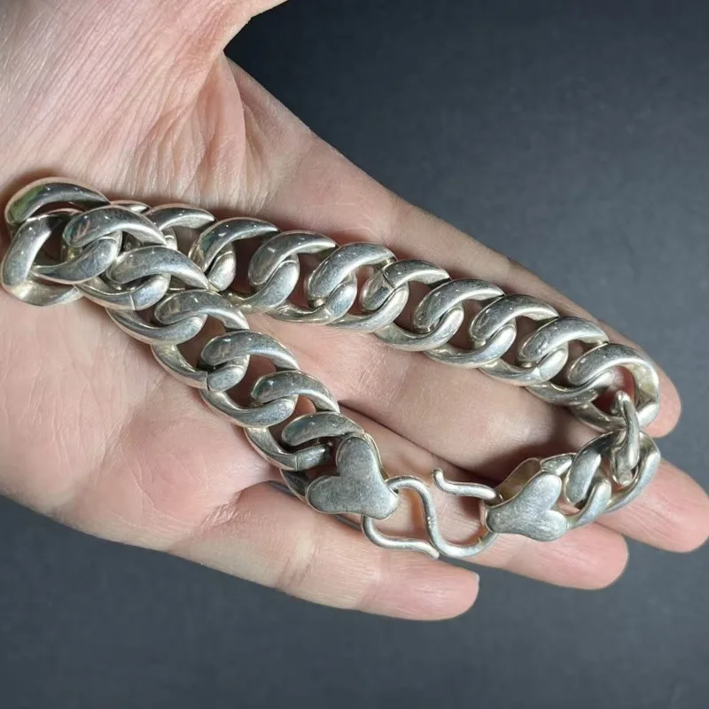 Tibetan silver ethnic style simple fashion jewelry bracelet personalized men's and women's exquisite gifts
Tibetan silver ethnic style simple fashion jewelry bracelet personalized men's and women's exquisite gifts