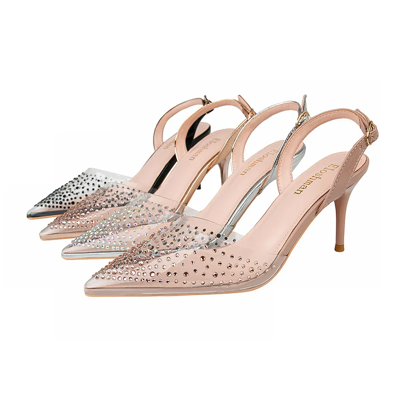 Summer pointed patent leather back trip transparent PVC rhinestone sandals banquet dress large size thin high-heeled women shoes
Summer pointed patent leather back trip transparent PVC rhinestone sandals banquet dress large size thin high-heeled women shoes