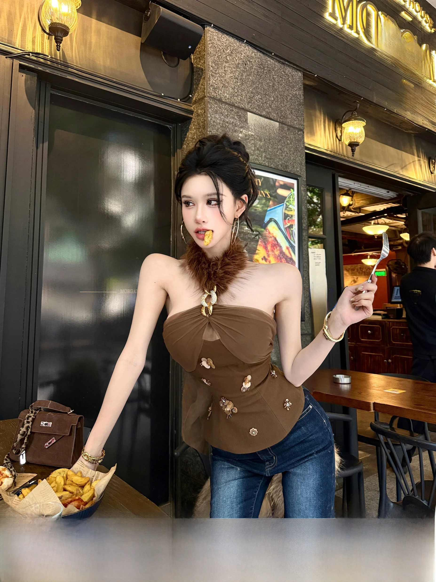 Сексуальный укороченный топ без бретелек для женщин, базовый слой, майка с вырезом на шее, нижнее белье, бренд Dustdip Club, облегающая верхняя одежда
Сексуальный укороченный топ без бретелек для женщин, базовый слой, майка с вырезом на шее, нижнее белье, бренд Dustdip Club, облегающая верхняя одежда