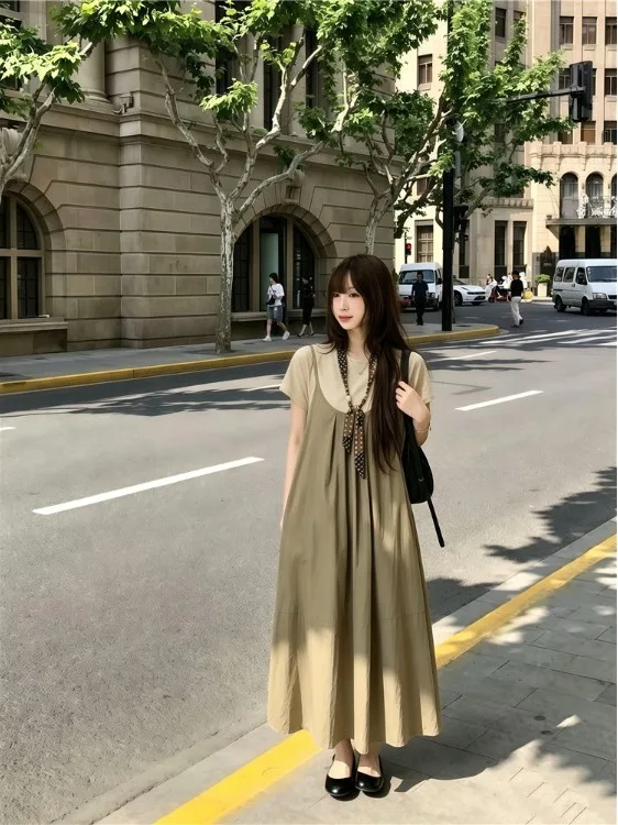 Korean Style Short Sleeve T-Shirt Three-Piece Set with Halter Dress Long Skirt Scarf Slim Fit Summer Fashion Women's Ensemble
Korean Style Short Sleeve T-Shirt Three-Piece Set with Halter Dress Long Skirt Scarf Slim Fit Summer Fashion Women's Ensemble