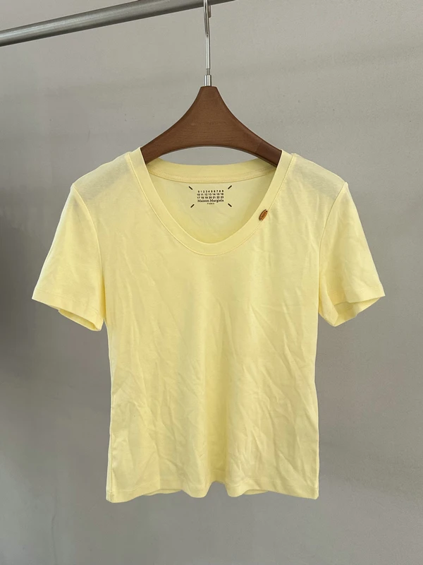 French Style Loose Fit Short Sleeve T-Shirt Women's Pure Color U-Neck Top Fashionable Label Spring 2026 Casual Wear
French Style Loose Fit Short Sleeve T-Shirt Women's Pure Color U-Neck Top Fashionable Label Spring 2026 Casual Wear