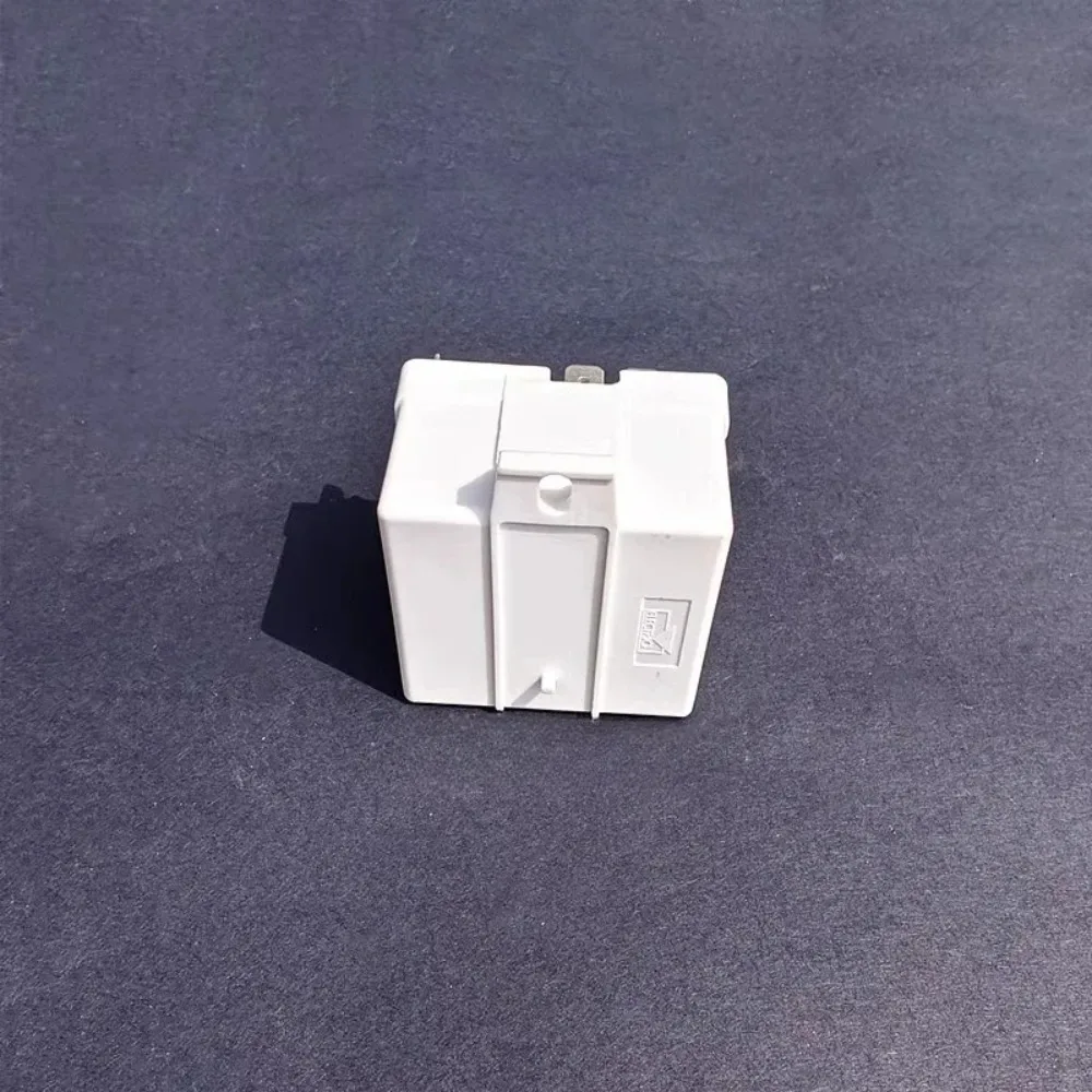Suitable for refrigerator ice machine 5A-400V RVA4G3D compressor relay starter 3P 220V
Suitable for refrigerator ice machine 5A-400V RVA4G3D compressor relay starter 3P 220V