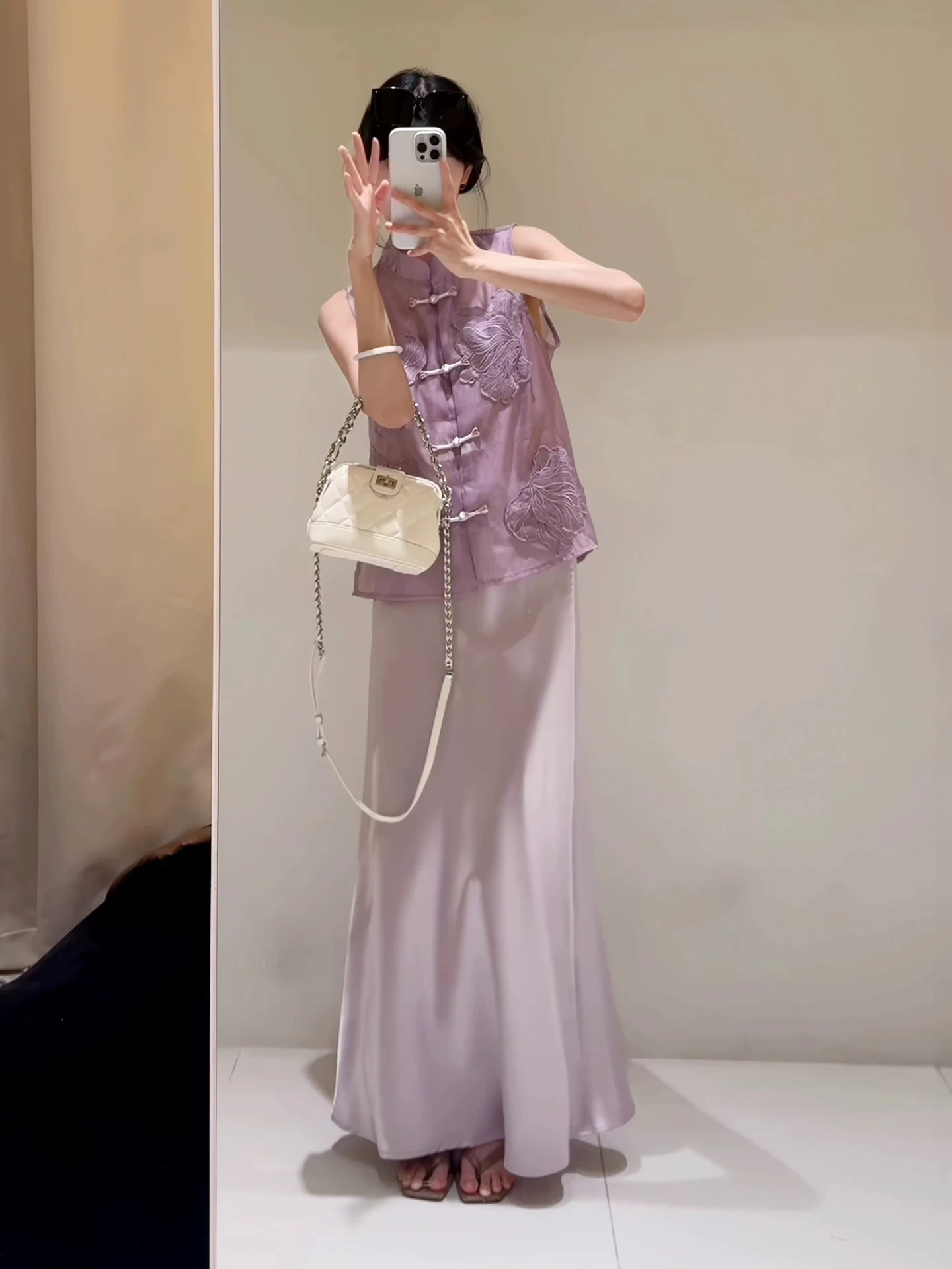 New Chinese Style Embroidered Purple Vest And Skirt Set Summer Fashion Two-Piece Suit Traditional National Trend Outfit
New Chinese Style Embroidered Purple Vest And Skirt Set Summer Fashion Two-Piece Suit Traditional National Trend Outfit