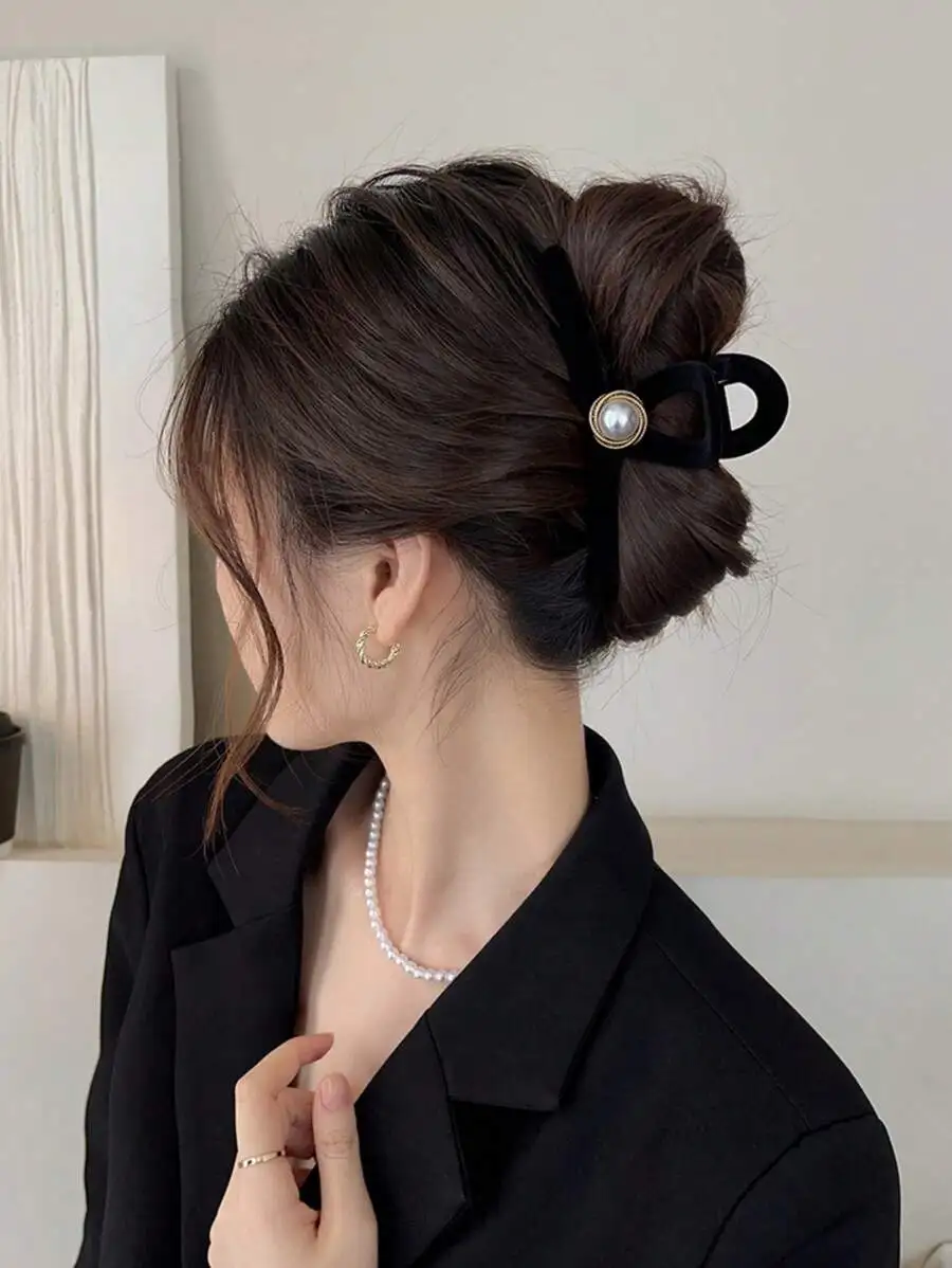 Large Black Plush Faux Pearl Cross Hair Claw Clip For Women Elegant Simple Style
Large Black Plush Faux Pearl Cross Hair Claw Clip For Women Elegant Simple Style