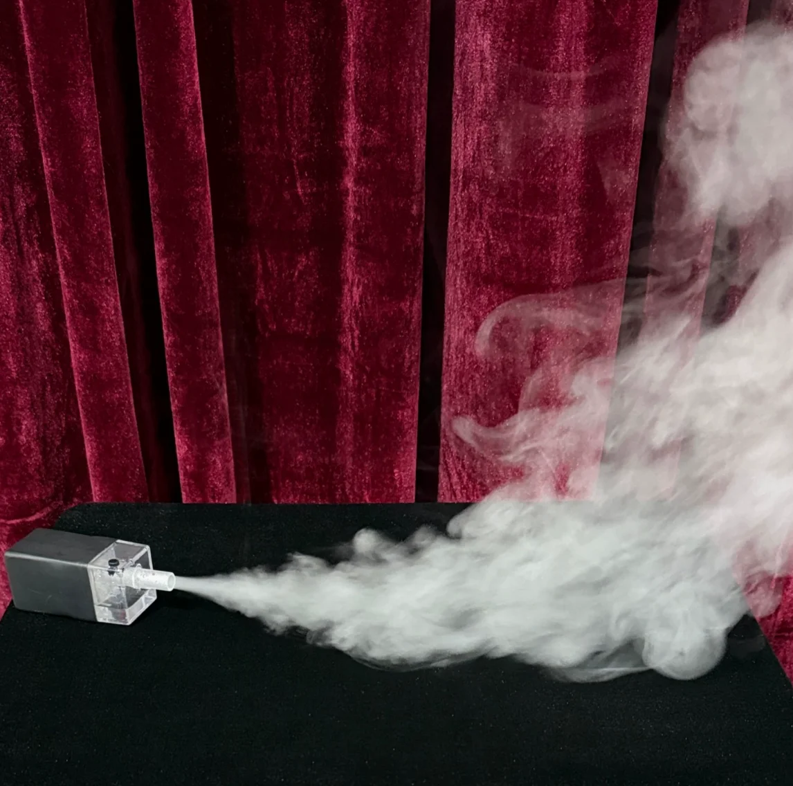 New Upgraded Mini Fog Machine Wireless Remote Handheld Smoke Generator Stage Magic Tricks Magician Professional Magia Props
New Upgraded Mini Fog Machine Wireless Remote Handheld Smoke Generator Stage Magic Tricks Magician Professional Magia Props