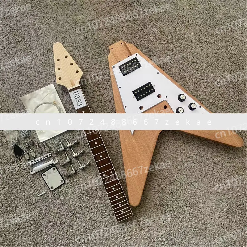 Набор электрогитар работает в прогрессивной сборке DIY Flying V
Набор электрогитар работает в прогрессивной сборке DIY Flying V