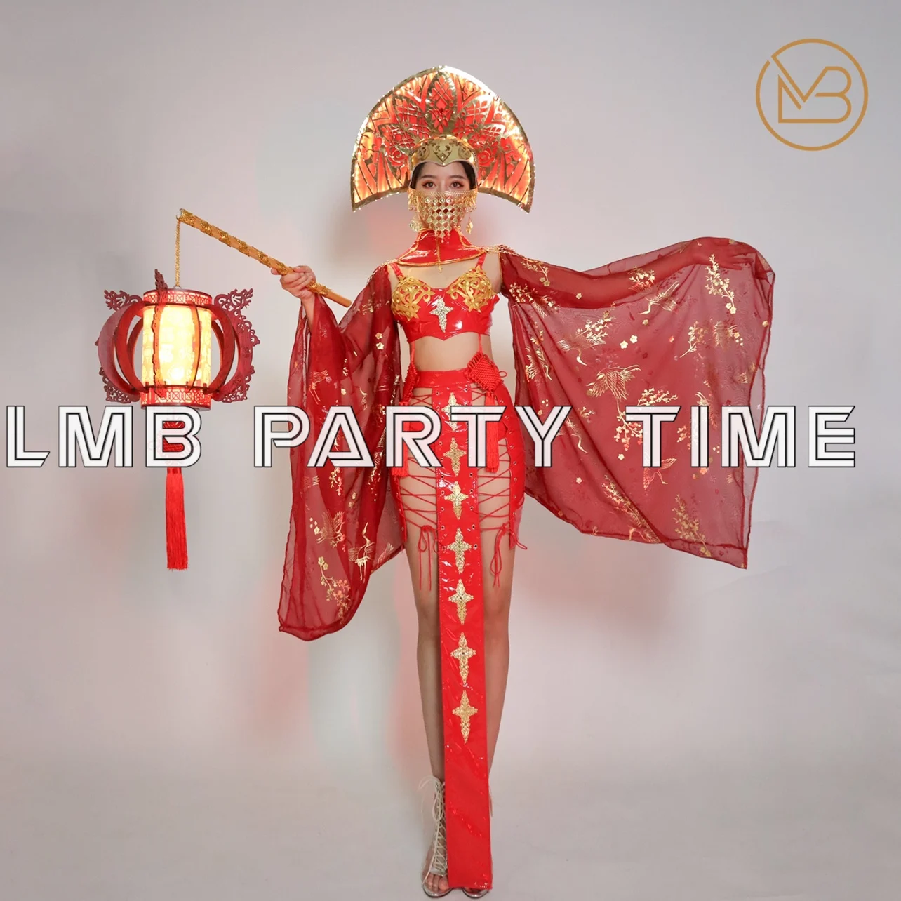 Customized Chinese style luminous festival bar gogo performance costume Dunhuang performance costume
Customized Chinese style luminous festival bar gogo performance costume Dunhuang performance costume