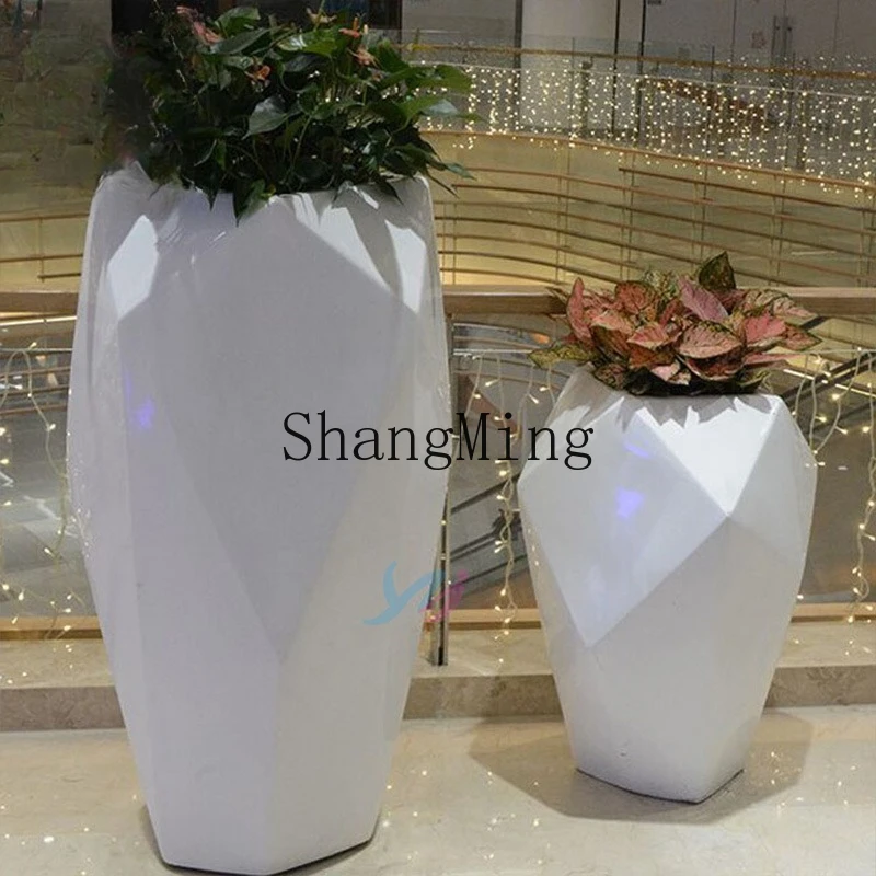 SM FRP Fashion Shopping Mall Flower Pot Combination Hotel Real Estate Creative Landscape Decoration Flower Ware
SM FRP Fashion Shopping Mall Flower Pot Combination Hotel Real Estate Creative Landscape Decoration Flower Ware