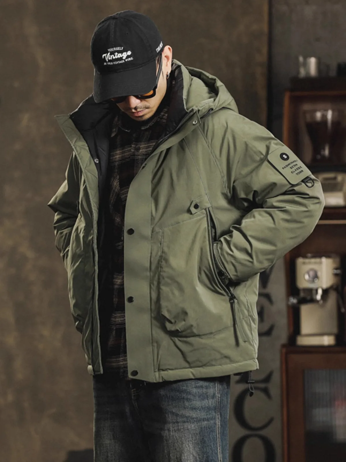 Мужская утепленная куртка-ветровка большого размера в американском рабочем стиле для осени и зимы, модная, свободного кроя, для активного отдыха
Мужская утепленная куртка-ветровка большого размера в американском рабочем стиле для осени и зимы, модная, свободного кроя, для активного отдыха