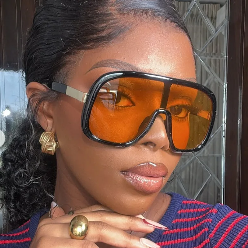 Y2k Vintage Oversized One Piece Sunglasses Women for Men Sun Glasses Punk Popular Big Frame Luxury Brand Designer Eyewear UV400
Y2k Vintage Oversized One Piece Sunglasses Women for Men Sun Glasses Punk Popular Big Frame Luxury Brand Designer Eyewear UV400