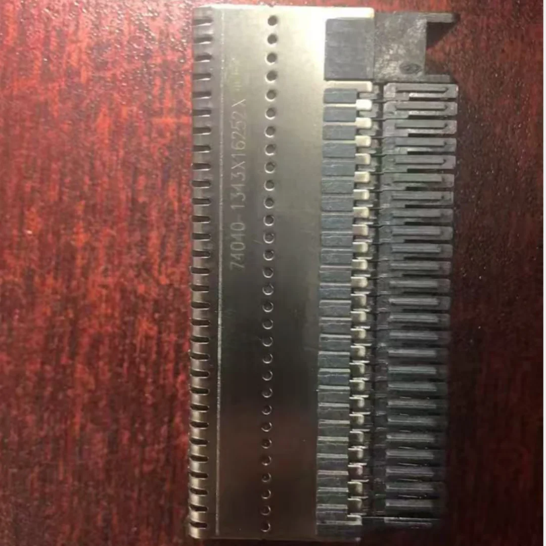 1pcs Brand new, original imported 74040-1343 740401343 molex backplane connector 200pin in stock
1pcs Brand new, original imported 74040-1343 740401343 molex backplane connector 200pin in stock