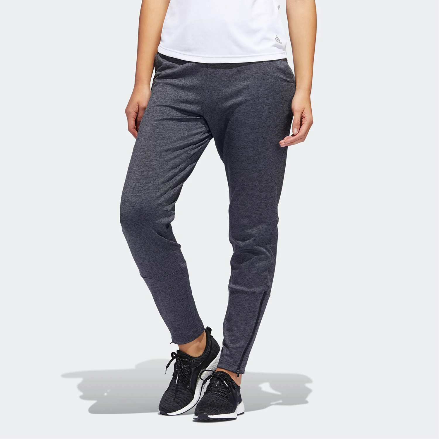 Женские повседневные спортивные удобные брюки Adidas Originals ASTRO PANT W DQ2585
Женские повседневные спортивные удобные брюки Adidas Originals ASTRO PANT W DQ2585