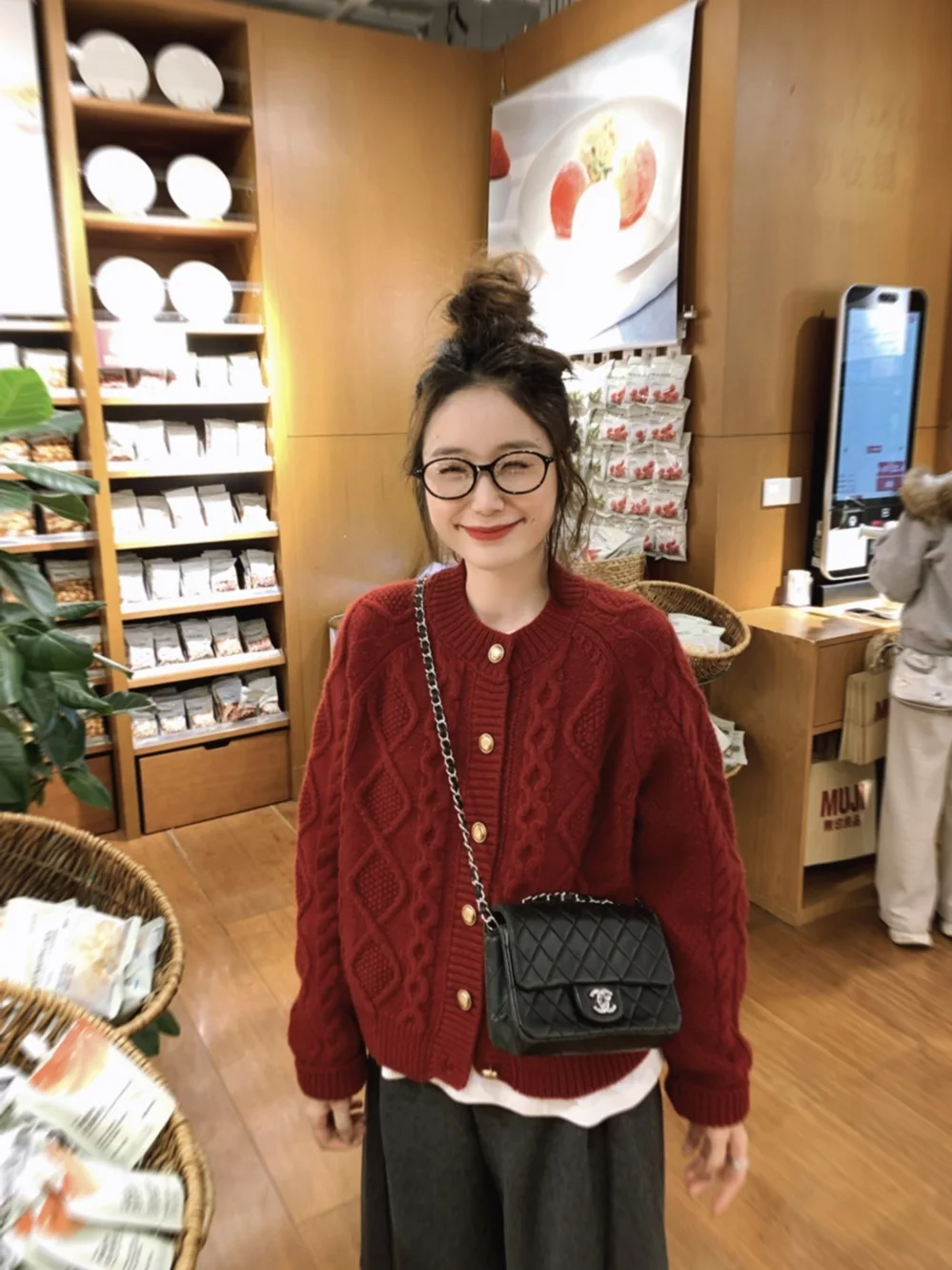 Xubeng New Year Aosphere Korean Sle Winter Loose Retro Red Twist Sweater Women's Warm Knitted Open Cardigan Fem Faion
Xubeng New Year Aosphere Korean Sle Winter Loose Retro Red Twist Sweater Women's Warm Knitted Open Cardigan Fem Faion