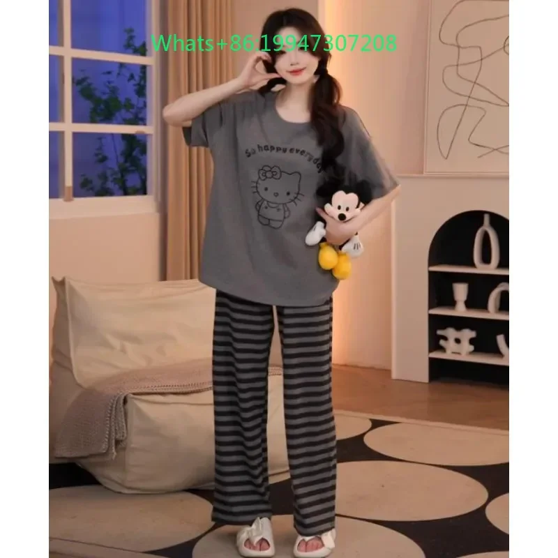 Summer new gray cartoon Hello Kitty pajamas short sleeves trousers dark flower gray letter loungewear
Summer new gray cartoon Hello Kitty pajamas short sleeves trousers dark flower gray letter loungewear
