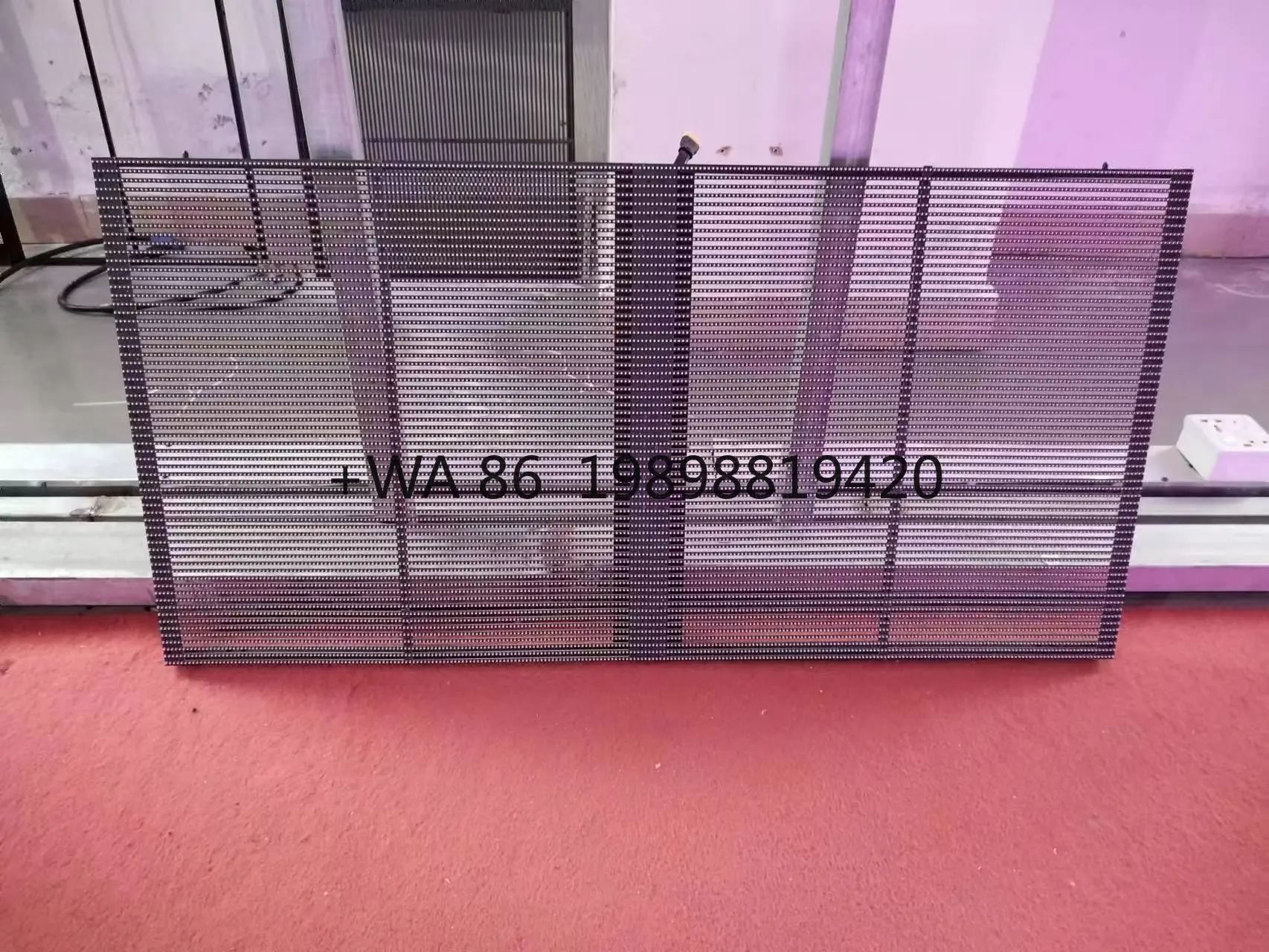P3.91 P7.81 HD High Brightness 3500 Nits Transparent LED Mesh Display Screen 1000mmx500mm Video Wall
P3.91 P7.81 HD High Brightness 3500 Nits Transparent LED Mesh Display Screen 1000mmx500mm Video Wall