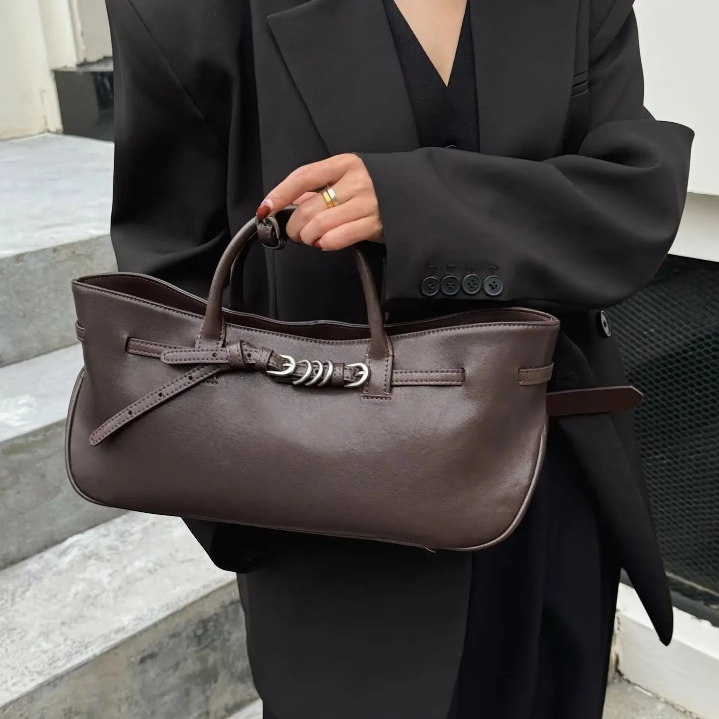 Genuine Grade Leather Women's Shoulder Crossbody Bags Luxury Designer Brand Ladeis Tote Cowhide Female Underarm Bag New Handbag
Genuine Grade Leather Women's Shoulder Crossbody Bags Luxury Designer Brand Ladeis Tote Cowhide Female Underarm Bag New Handbag