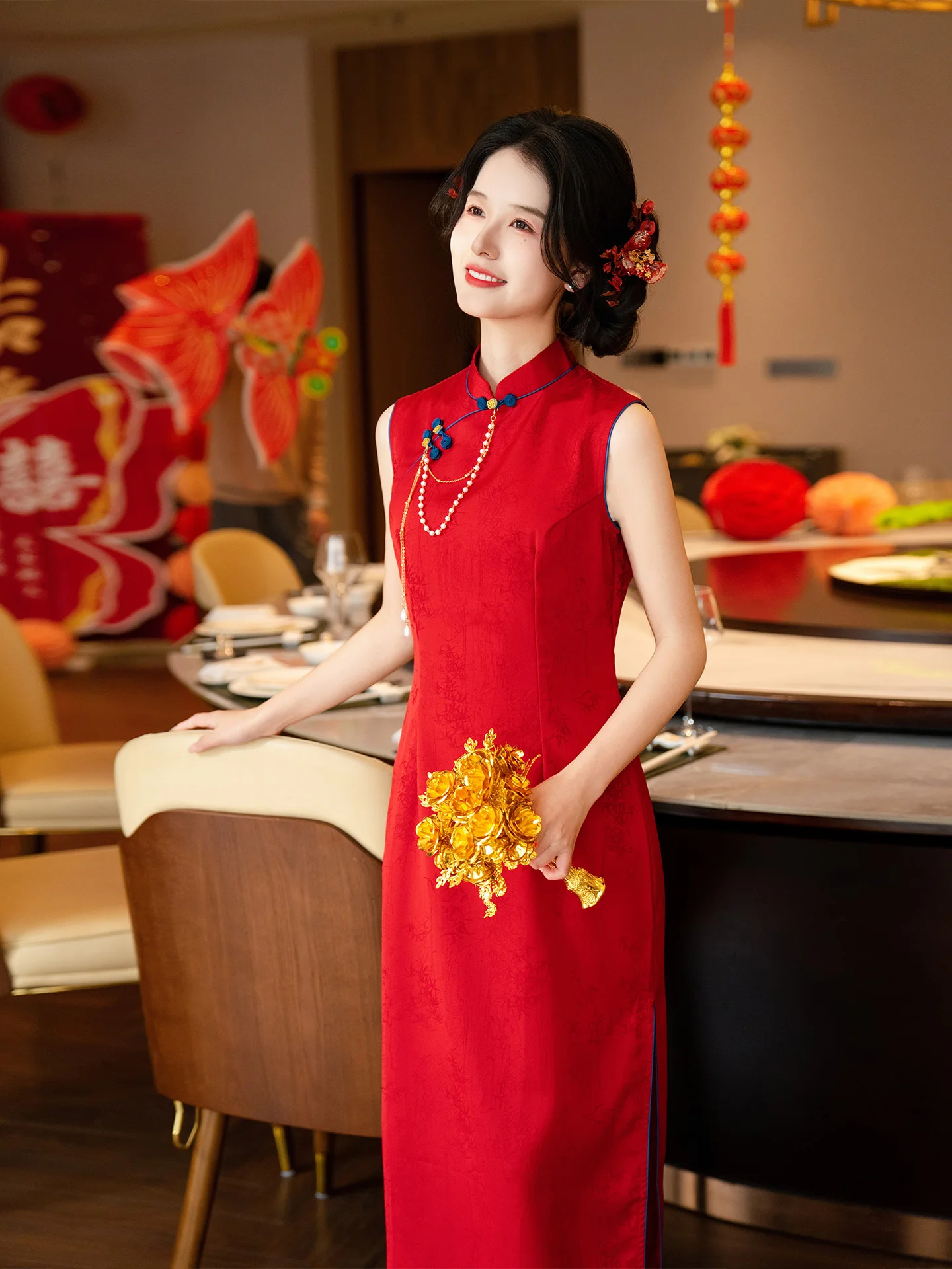 New Chinese Style Engagement Wedding Dress Long Slant Collar Polyester Fiber Breathable Sleeveless Summer Gown
New Chinese Style Engagement Wedding Dress Long Slant Collar Polyester Fiber Breathable Sleeveless Summer Gown