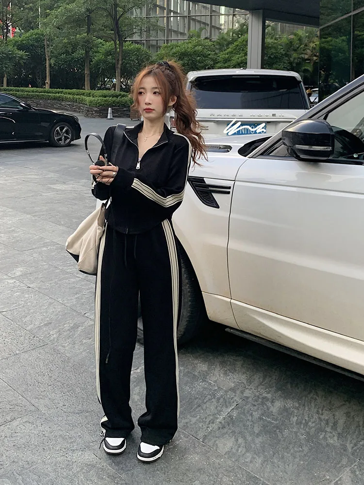 plus Size Autumn New Style Spicy Girl Fishbone Sweatshirt Jacket Sporty Women's Set Meat Concealing Slimming Fashion Ensemble
plus Size Autumn New Style Spicy Girl Fishbone Sweatshirt Jacket Sporty Women's Set Meat Concealing Slimming Fashion Ensemble
