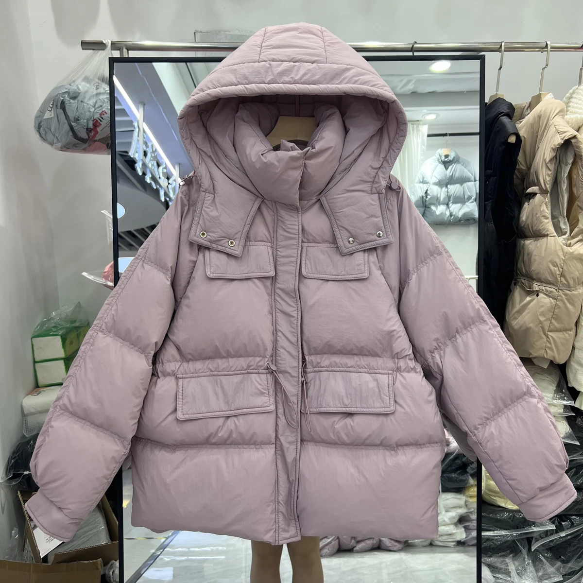 Autumn Winter 2023 New Down Jacket Women's Hooded Thickened Korean Fashion Workwear Long Sleeve White Duck Down Loose Coat L296
Autumn Winter 2023 New Down Jacket Women's Hooded Thickened Korean Fashion Workwear Long Sleeve White Duck Down Loose Coat L296