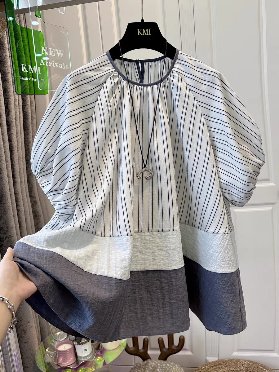 Round Neck Contrasting Striped Patchwork Shirt for Women Causal Versatile Top 
Round Neck Contrasting Striped Patchwork Shirt for Women Causal Versatile Top