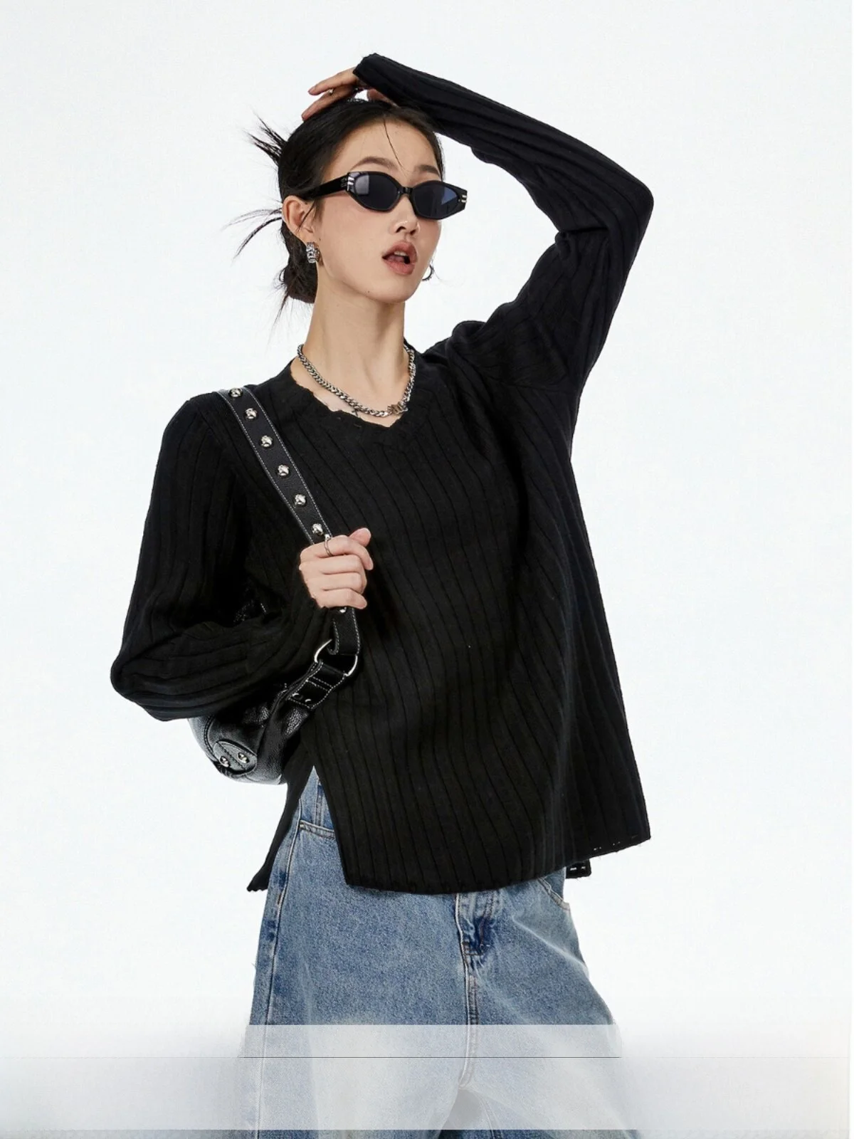 Loose Fit Long Sleeve Black Knitted Sweater Women's Style Casual Comfortable Inner Wear T-Shirt Spring Season Fashion Top
Loose Fit Long Sleeve Black Knitted Sweater Women's Style Casual Comfortable Inner Wear T-Shirt Spring Season Fashion Top