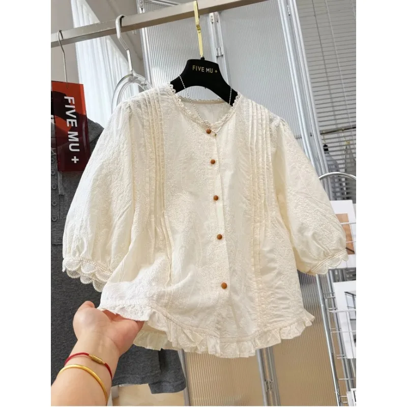 Women's Lace Trim Blouse Round Neck Puff Sleeve Button Down Cotton Shirt
Women's Lace Trim Blouse Round Neck Puff Sleeve Button Down Cotton Shirt