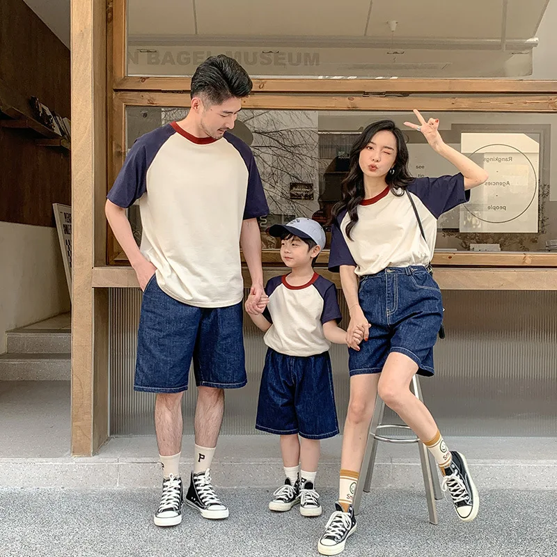 Family Clothing Sets Mother Father Baby Matching Clothes Kids Jeans and Top Two Piece Outfits Mom Dad Daughter Son Same T Shirts
Family Clothing Sets Mother Father Baby Matching Clothes Kids Jeans and Top Two Piece Outfits Mom Dad Daughter Son Same T Shirts