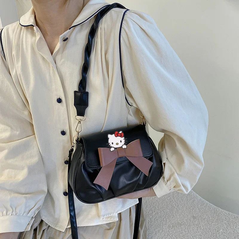 Sanrio hello kitty Bow messenger Bag kuromi Women's 2023 New Retro Fashion Pleated Twist Shoulder Bag pu handbag
Sanrio hello kitty Bow messenger Bag kuromi Women's 2023 New Retro Fashion Pleated Twist Shoulder Bag pu handbag