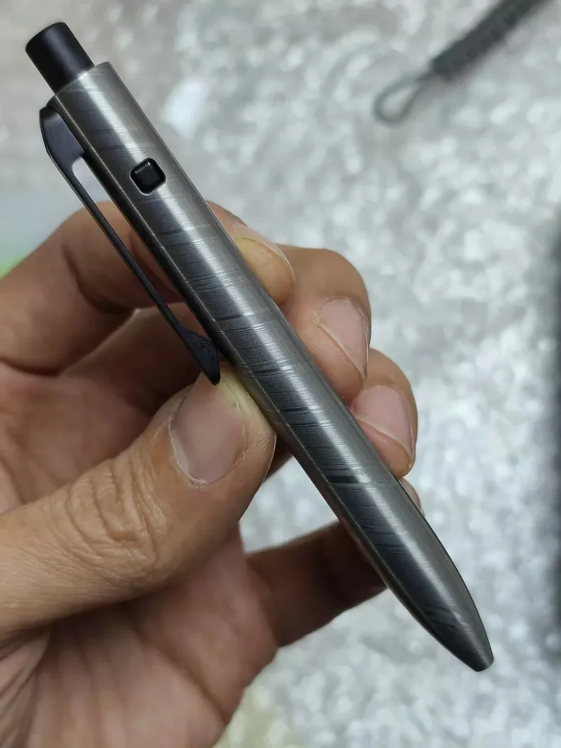 1 Piece Pattern Steel Click EDC Ball Point Pen, with Titanium Alloy Pocket Clip
1 Piece Pattern Steel Click EDC Ball Point Pen, with Titanium Alloy Pocket Clip