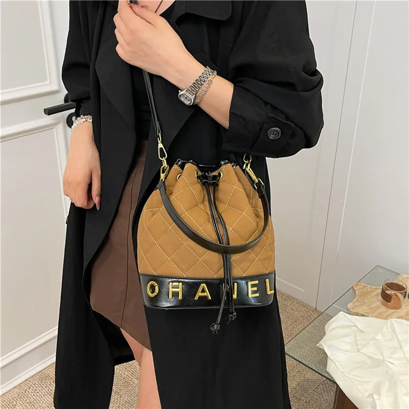 Premium 2025 Bucket Bag, Soft Leather Hobo Purse for Women, Stylish & Spacious for Commute & Casual
Premium 2025 Bucket Bag, Soft Leather Hobo Purse for Women, Stylish & Spacious for Commute & Casual