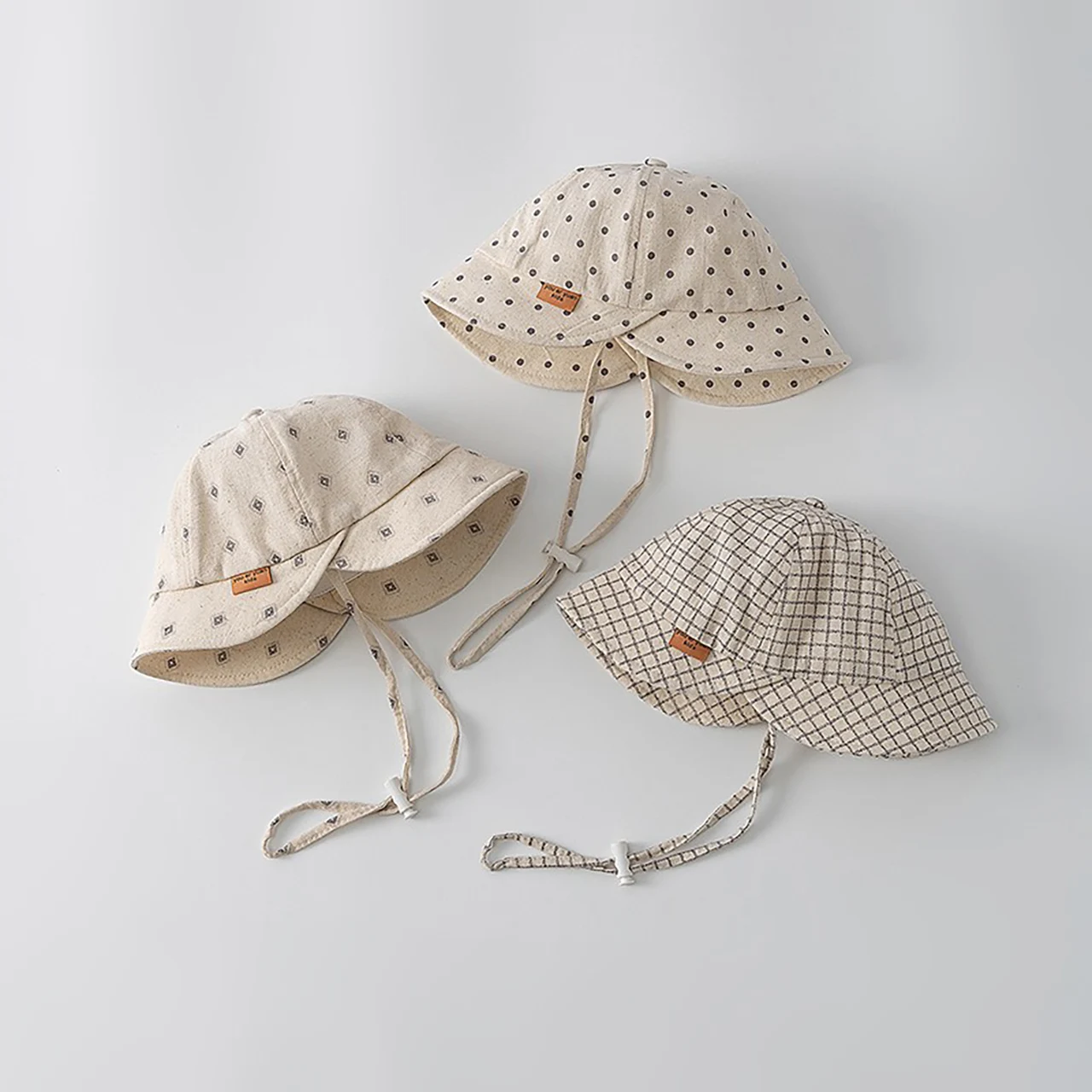 Милая детская панама в полоску и клетку с корейским принтом в горошек, летняя весенняя уличная панама для малышей, солнцезащитная шляпа для детей
Милая детская панама в полоску и клетку с корейским принтом в горошек, летняя весенняя уличная панама для малышей, солнцезащитная шляпа для детей