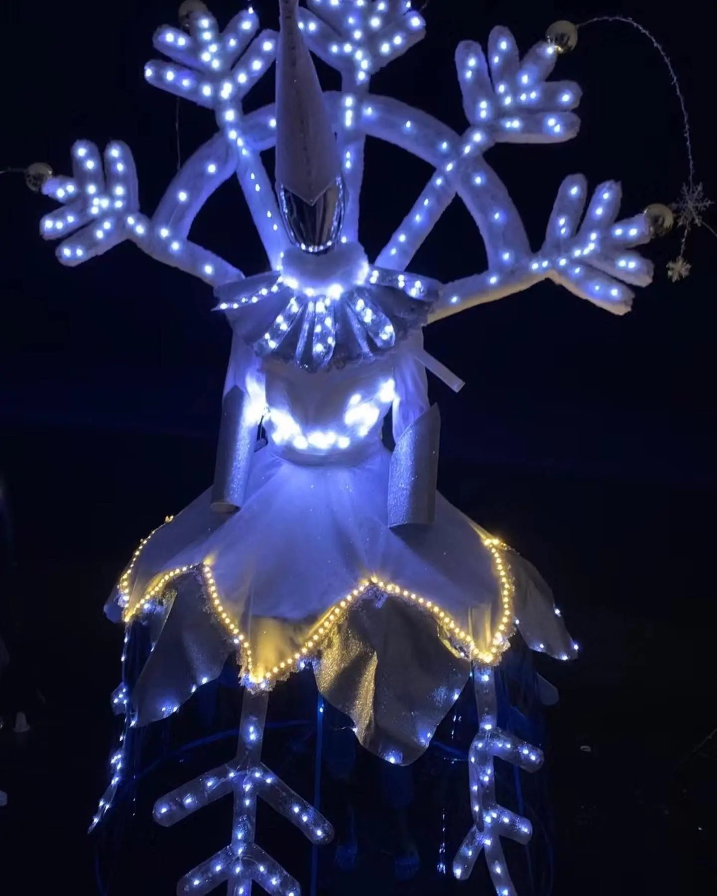 LED Lighting Dance Costume Bar DJ Singer Jazz Clothes Sexy LED Luminous Rhinestones Tassels Bikini tronce cloth
LED Lighting Dance Costume Bar DJ Singer Jazz Clothes Sexy LED Luminous Rhinestones Tassels Bikini tronce cloth