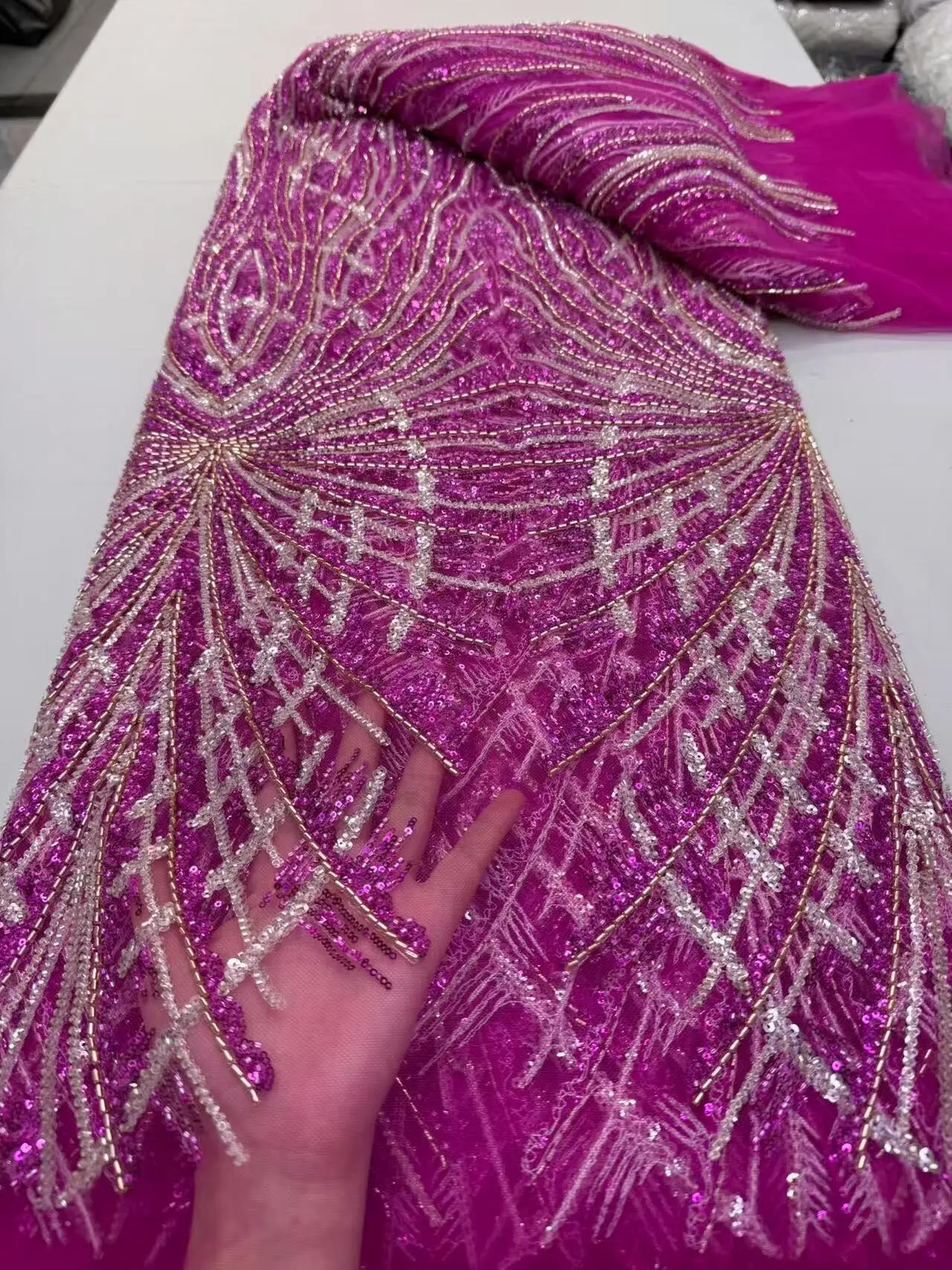 African Luxury Sequins Beaded Lace Fabrics 2025 High Quality Embroidery French Nigerian Lace Fabric For Wedding Sewing Material
African Luxury Sequins Beaded Lace Fabrics 2025 High Quality Embroidery French Nigerian Lace Fabric For Wedding Sewing Material