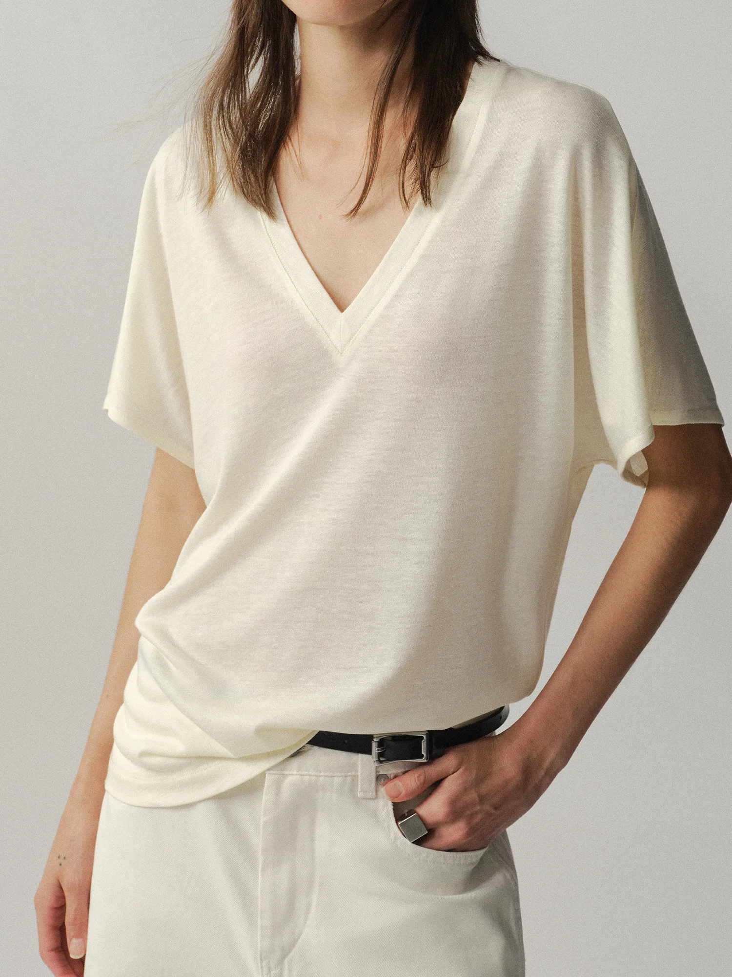 Liegee Classic Multi-Color Deep V-Neck Loose Short Sleeve T-Shirt Casual Style Universal Fit Rcelle Linen Fabric Spring Wear
Liegee Classic Multi-Color Deep V-Neck Loose Short Sleeve T-Shirt Casual Style Universal Fit Rcelle Linen Fabric Spring Wear