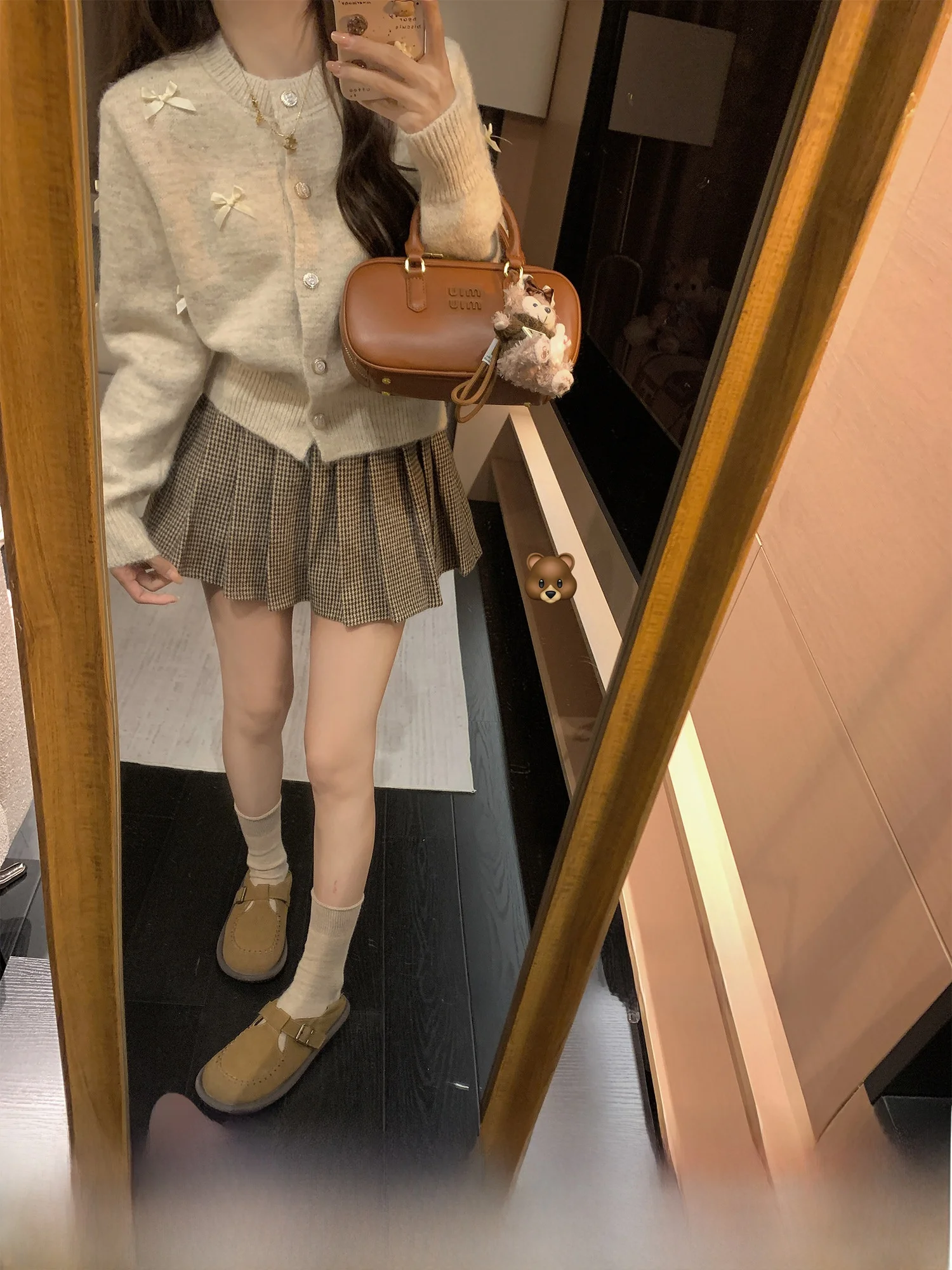 Вязаный свитер с узлом, женский, модный, универсальный, в корейском стиле, для повседневной носки, с длинными рукавами
Вязаный свитер с узлом, женский, модный, универсальный, в корейском стиле, для повседневной носки, с длинными рукавами