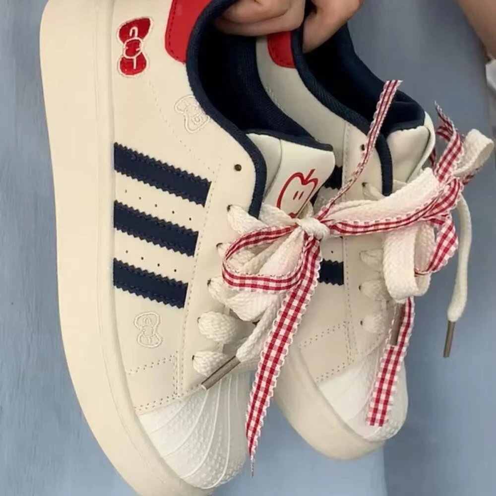 Anime Hello Kitty Women Casual Shoes Board Shoes Ssanrio Sweet Cartoon Cute Girls Student Fashion Thick Soled Sneakers Shoes
Anime Hello Kitty Women Casual Shoes Board Shoes Ssanrio Sweet Cartoon Cute Girls Student Fashion Thick Soled Sneakers Shoes