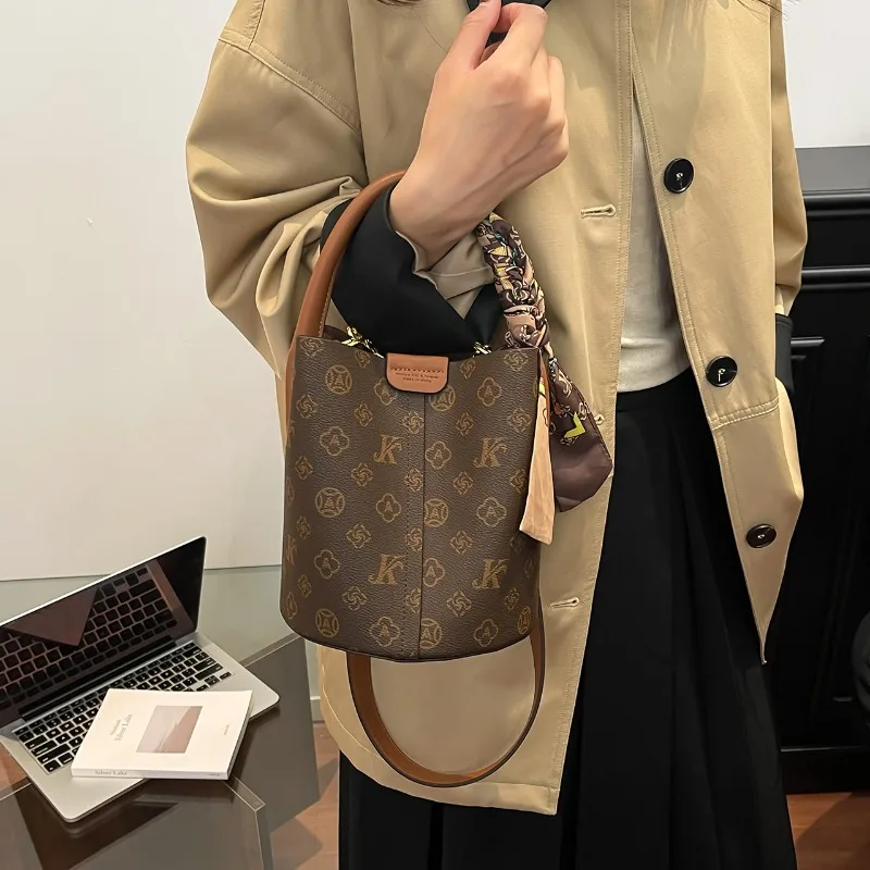 2026 New Fashion Women's Bag Old Flower Child Mother Bucket Bag Versatile One Shoulder Crossbody Handbag
2026 New Fashion Women's Bag Old Flower Child Mother Bucket Bag Versatile One Shoulder Crossbody Handbag