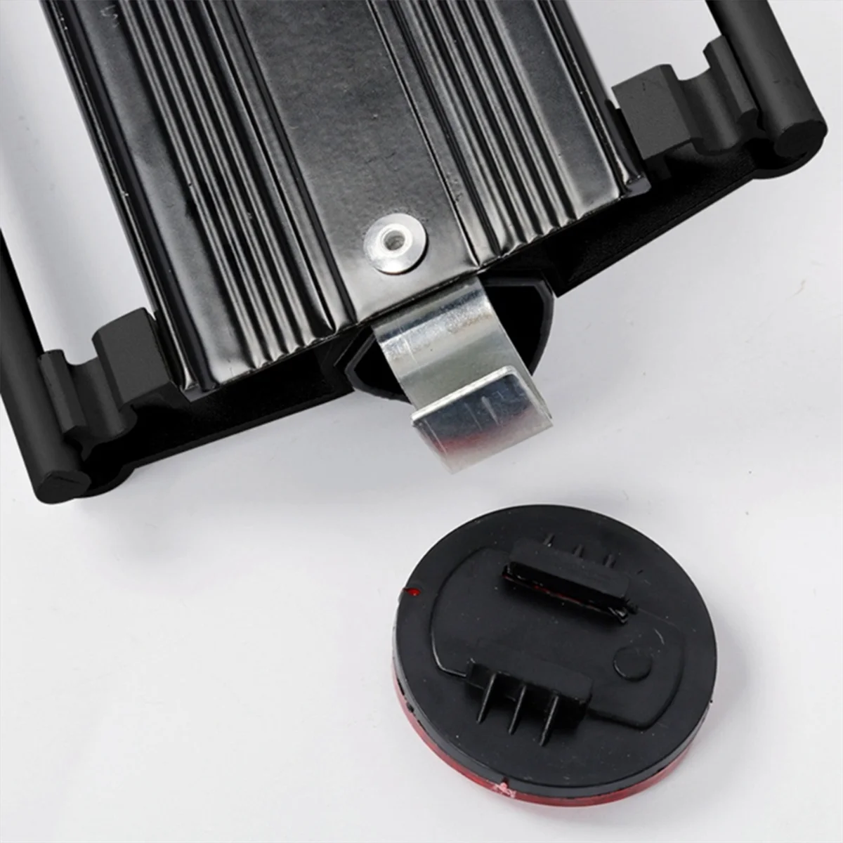 AA98 Велосипеды Багаж Задняя стойка из алюминиевого сплава Велосипеды Задняя полка Задняя сумка Держатель Подставка Подставка с монтажным инструментом 
AA98 Велосипеды Багаж Задняя стойка из алюминиевого сплава Велосипеды Задняя полка Задняя сумка Держатель Подставка Подставка с монтажным инструментом