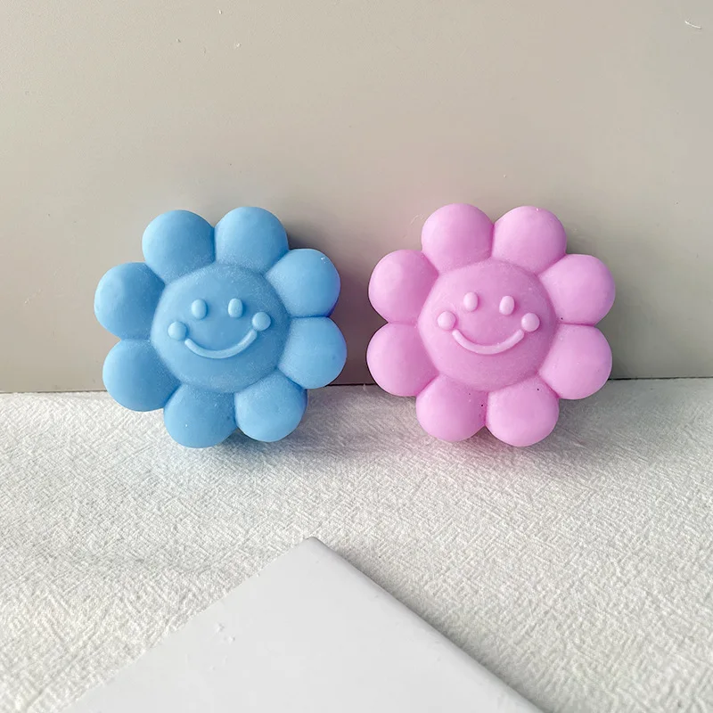 Smile Face Flower Candle Silicone Mold Flower DIY Character Scented Candle Soap Home Decoration Crystal UV Epoxy Resin Mold
Smile Face Flower Candle Silicone Mold Flower DIY Character Scented Candle Soap Home Decoration Crystal UV Epoxy Resin Mold